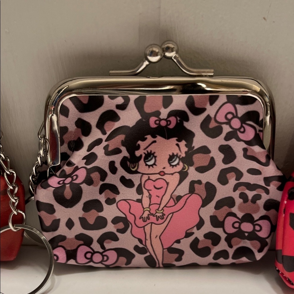 Pick (1) BB Kiss Lock Coin Purse - Picture 6 of 10